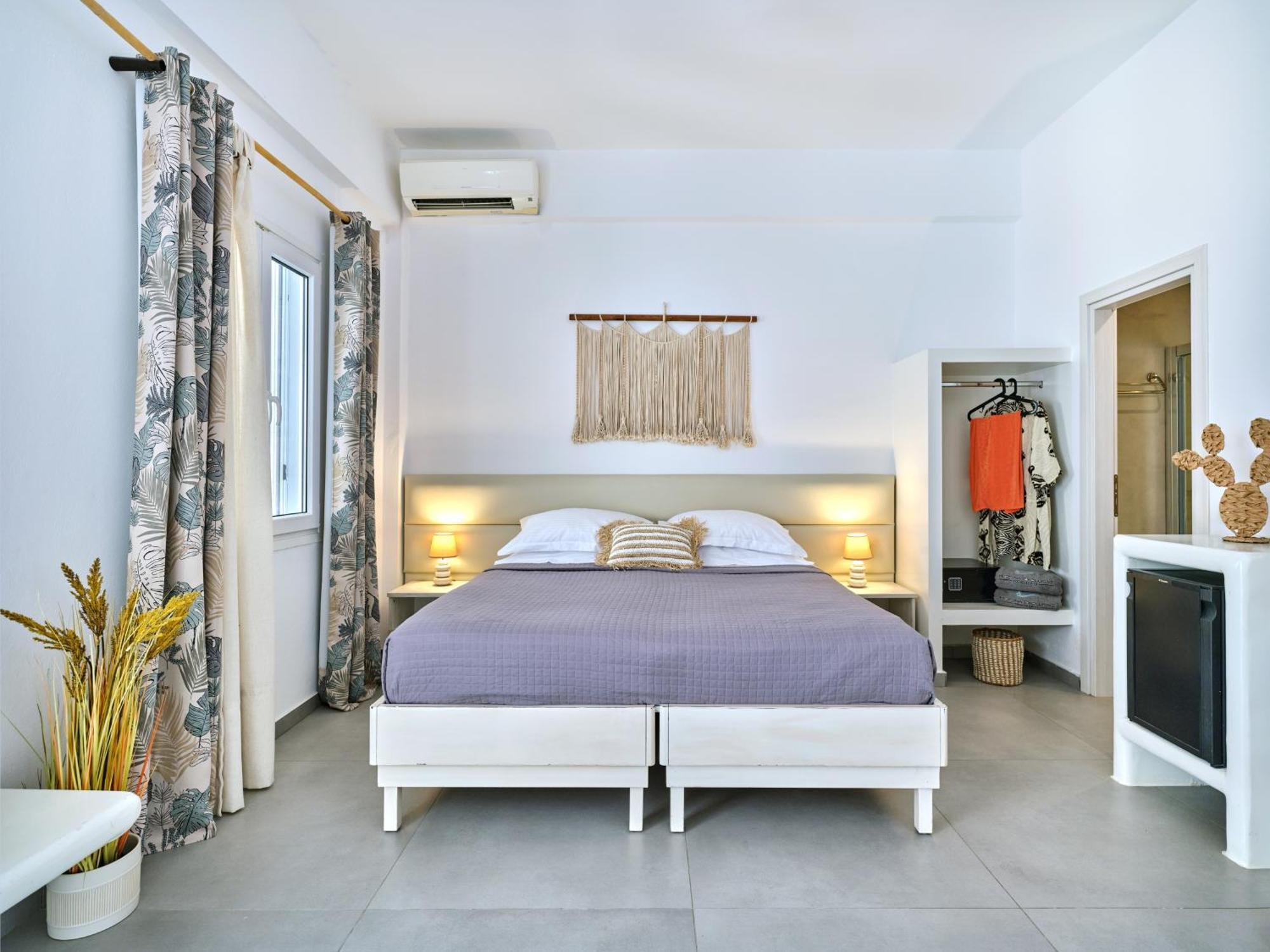 Mersina Exclusive Parikia  Phòng bức ảnh